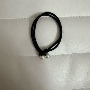 NWOT Elegant Black Faux Pearl Bracelet